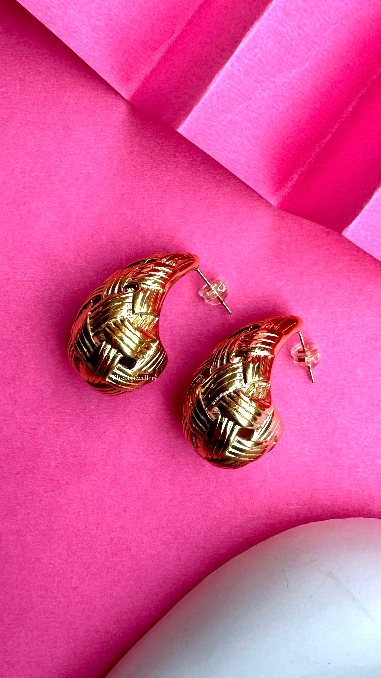 Lavina Studs