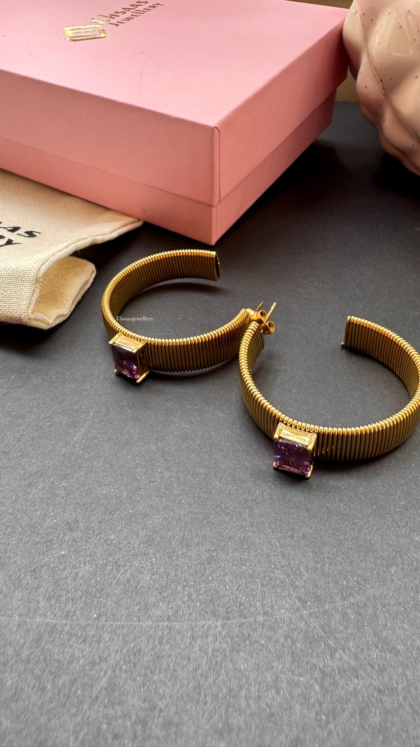 Elara Hoops
