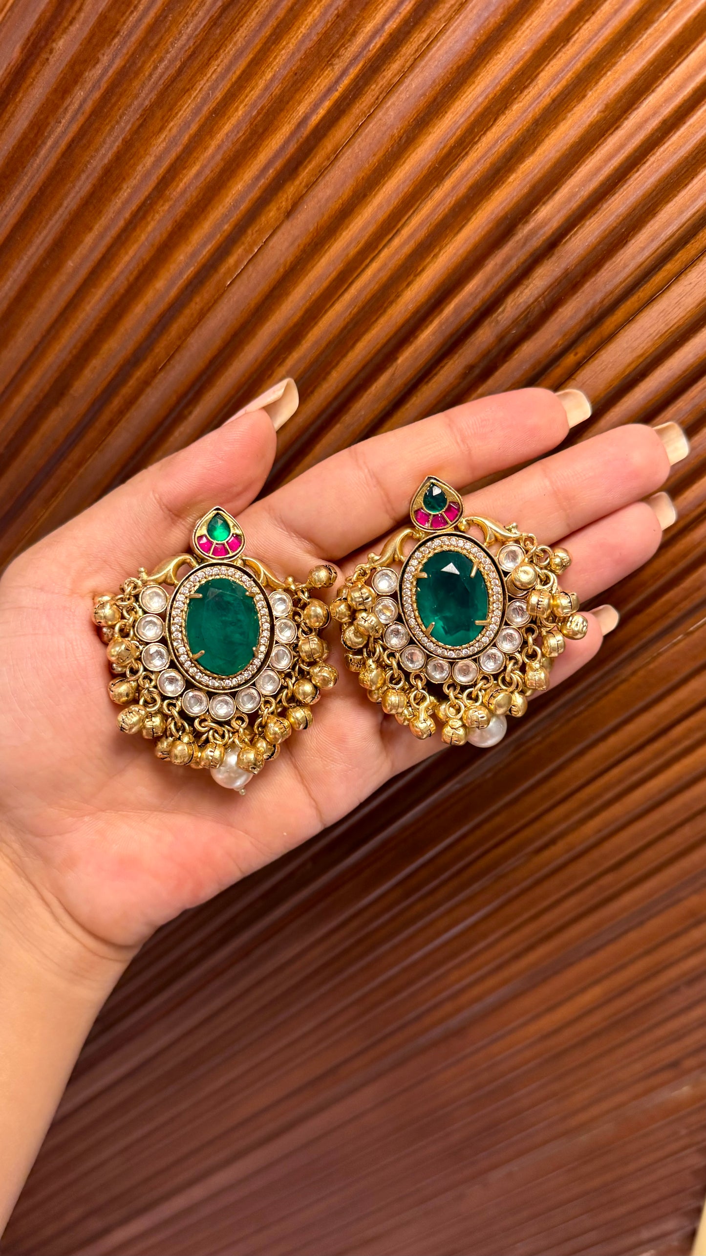 Enakshi Studs