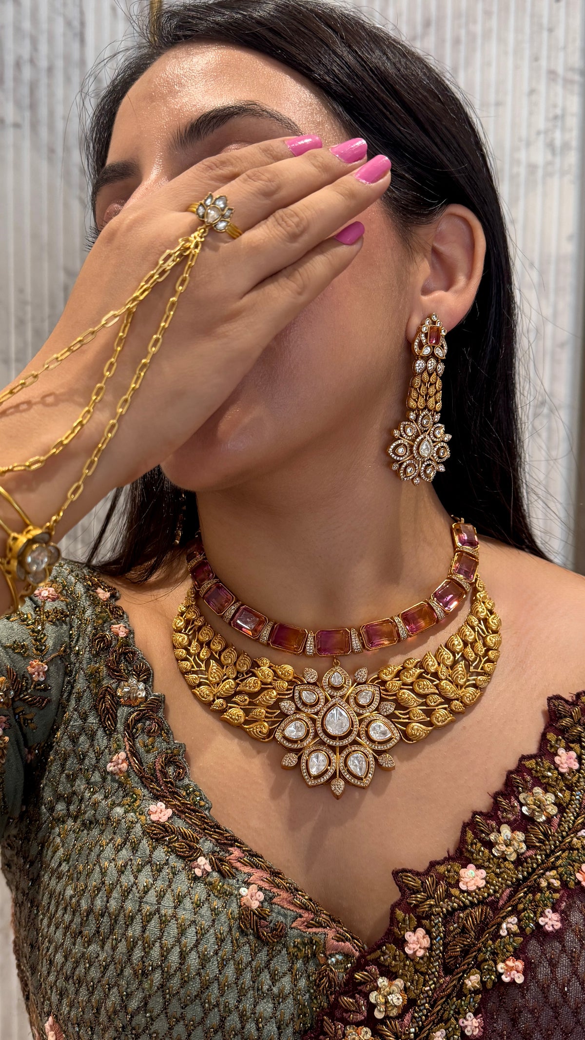 Miraya Gold Necklace Set
