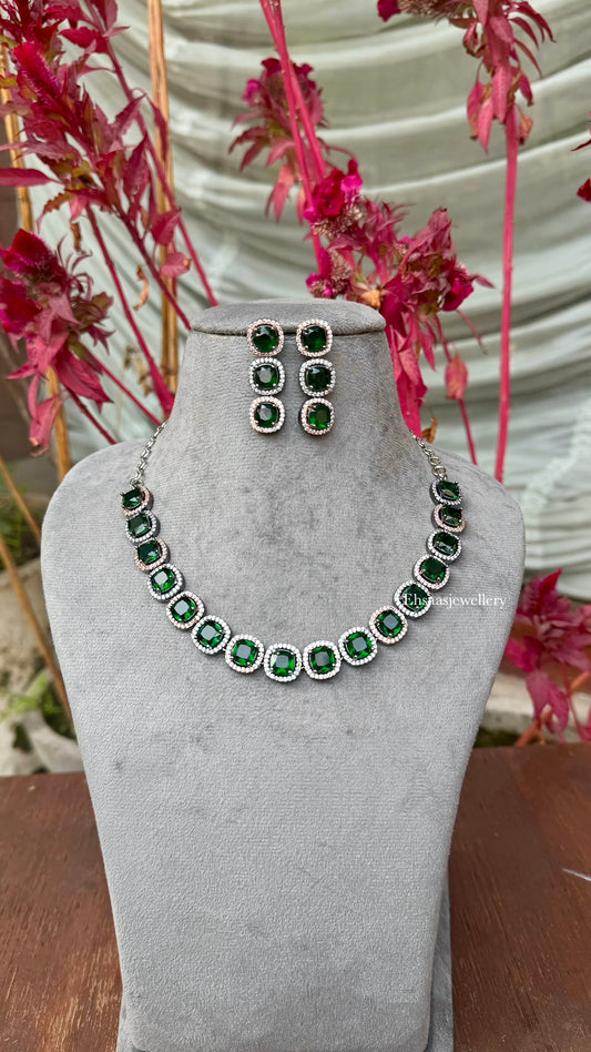 Ishani Necklace with Earrings