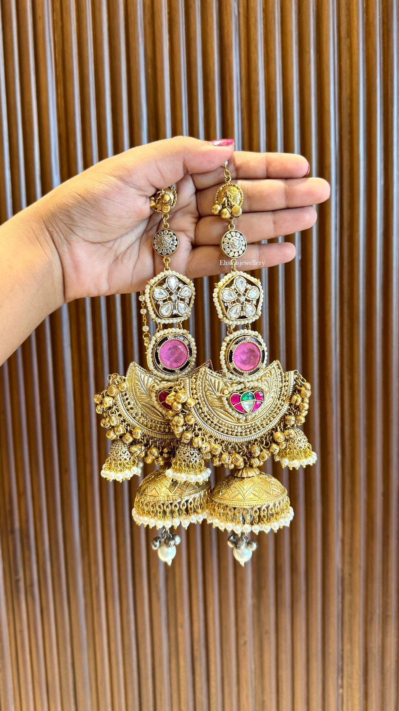 Suhana Jhumkis With Kaanchain