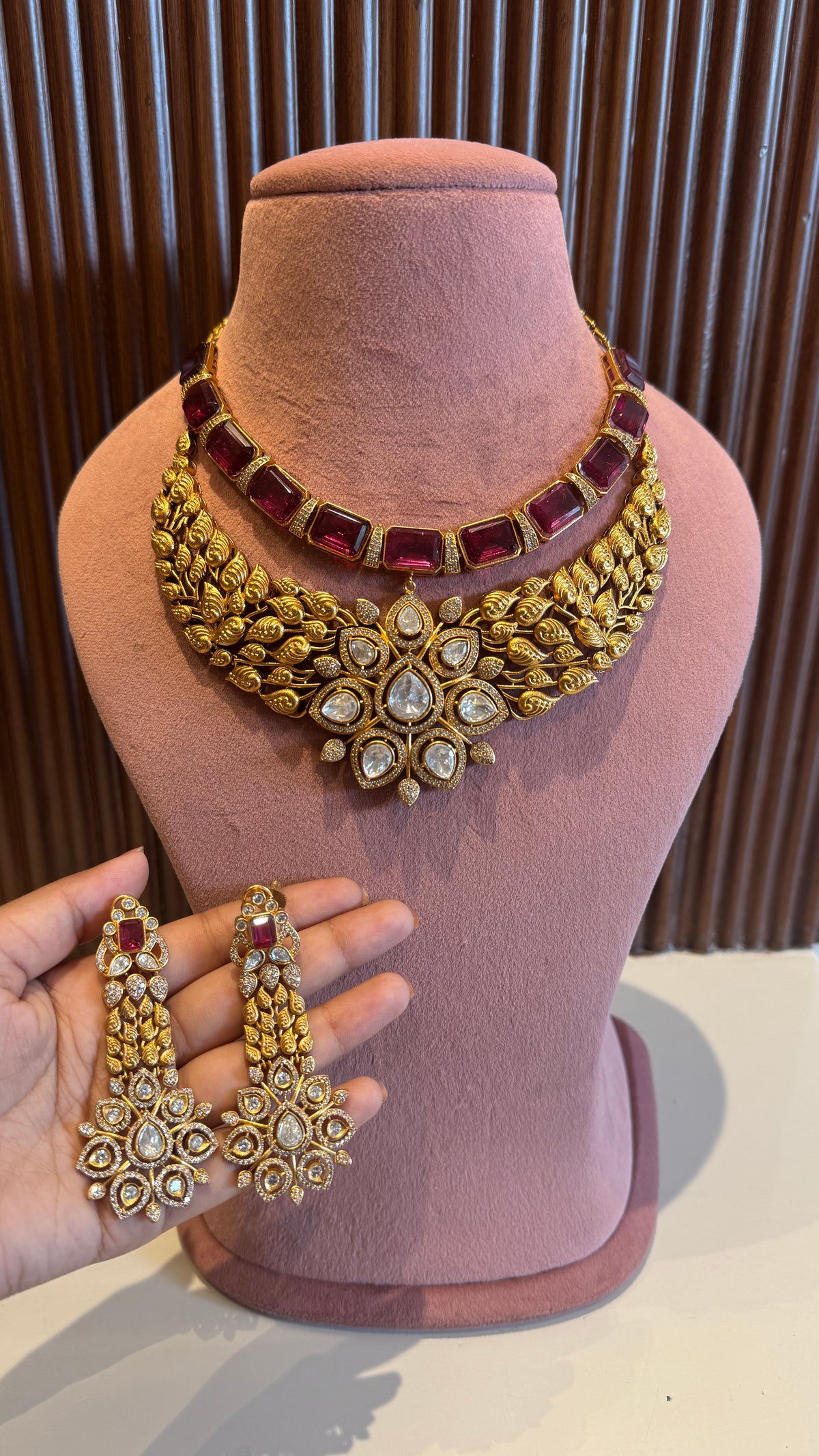 Miraya Gold Necklace Set
