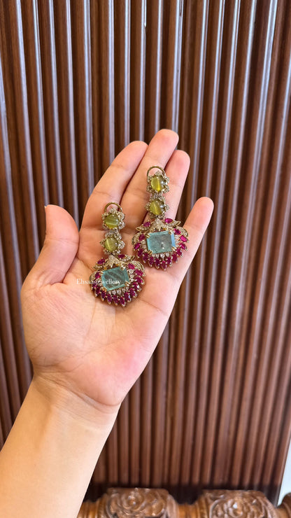 Hayat Necklace With Earrings