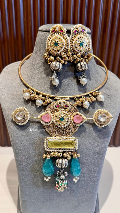 Sitara-e-Meher Hasli with earrings