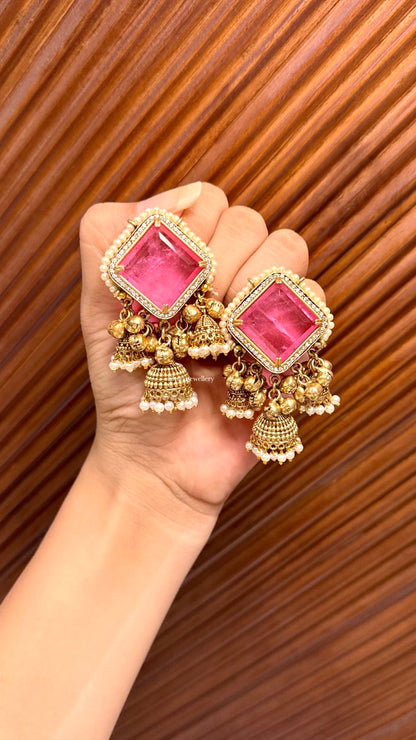 Aratrika Jhumkis