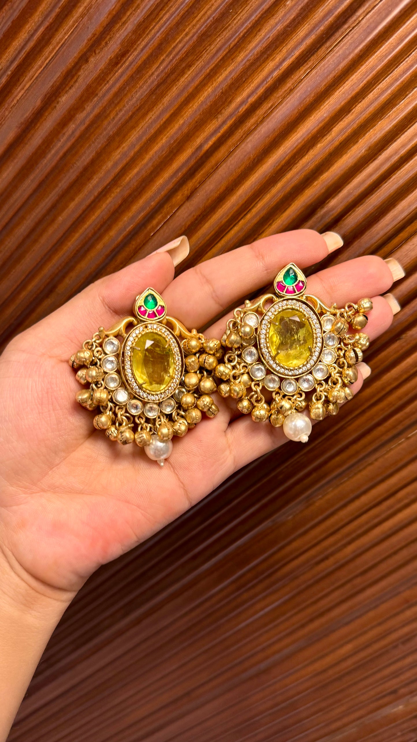 Enakshi Studs