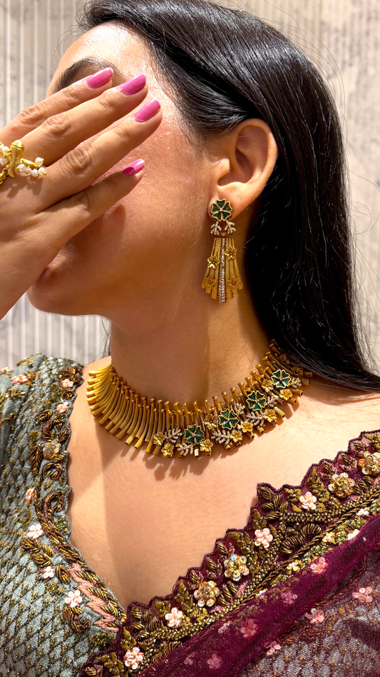 Kashni Gold Necklace Set