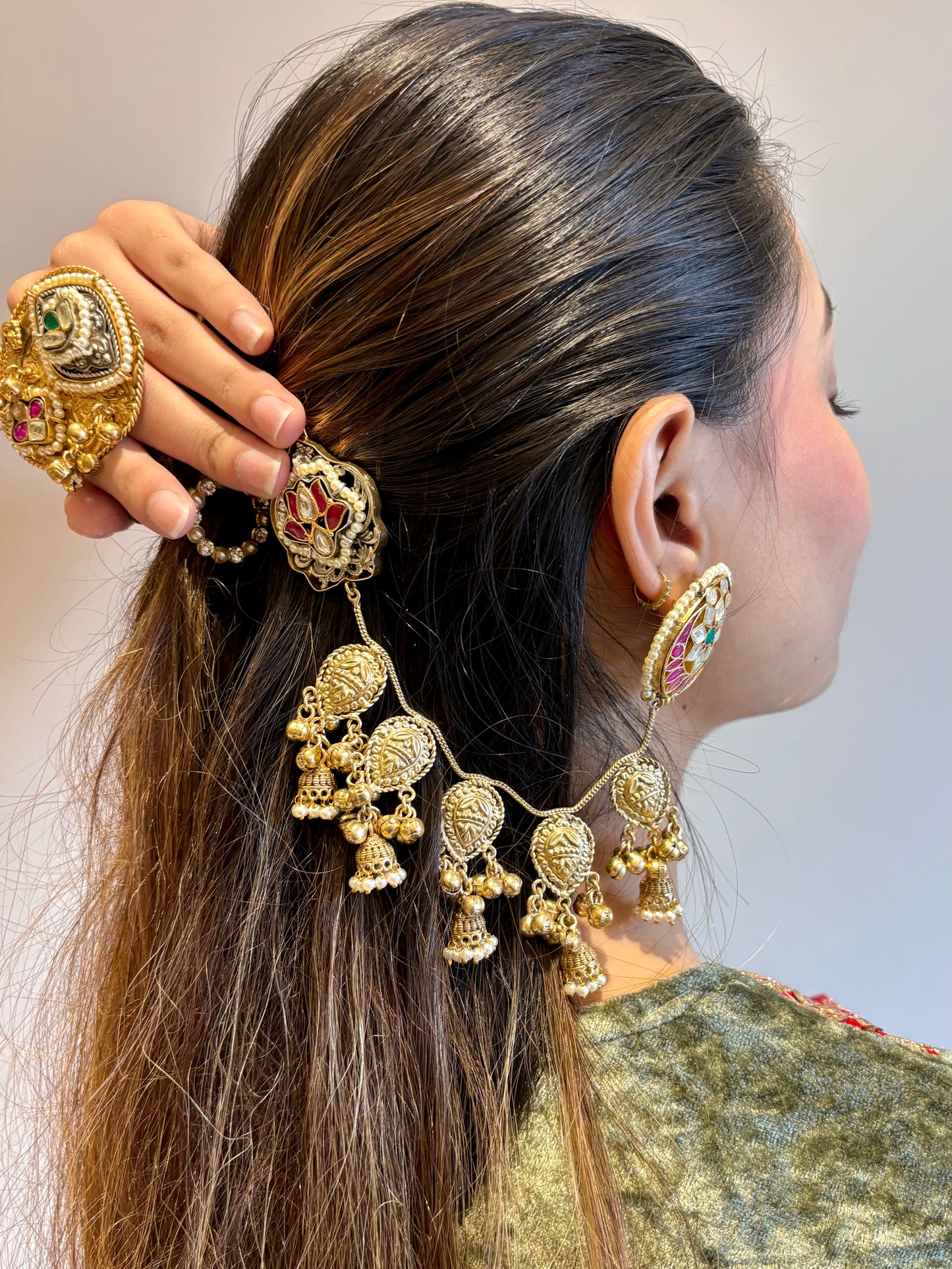 Gulbaag kaanchain Earrings