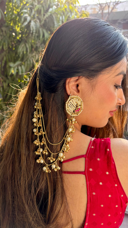 Pankhuri Studs With Earchain