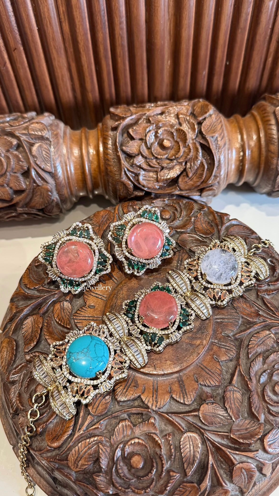 Aneesha Necklace With Earrings