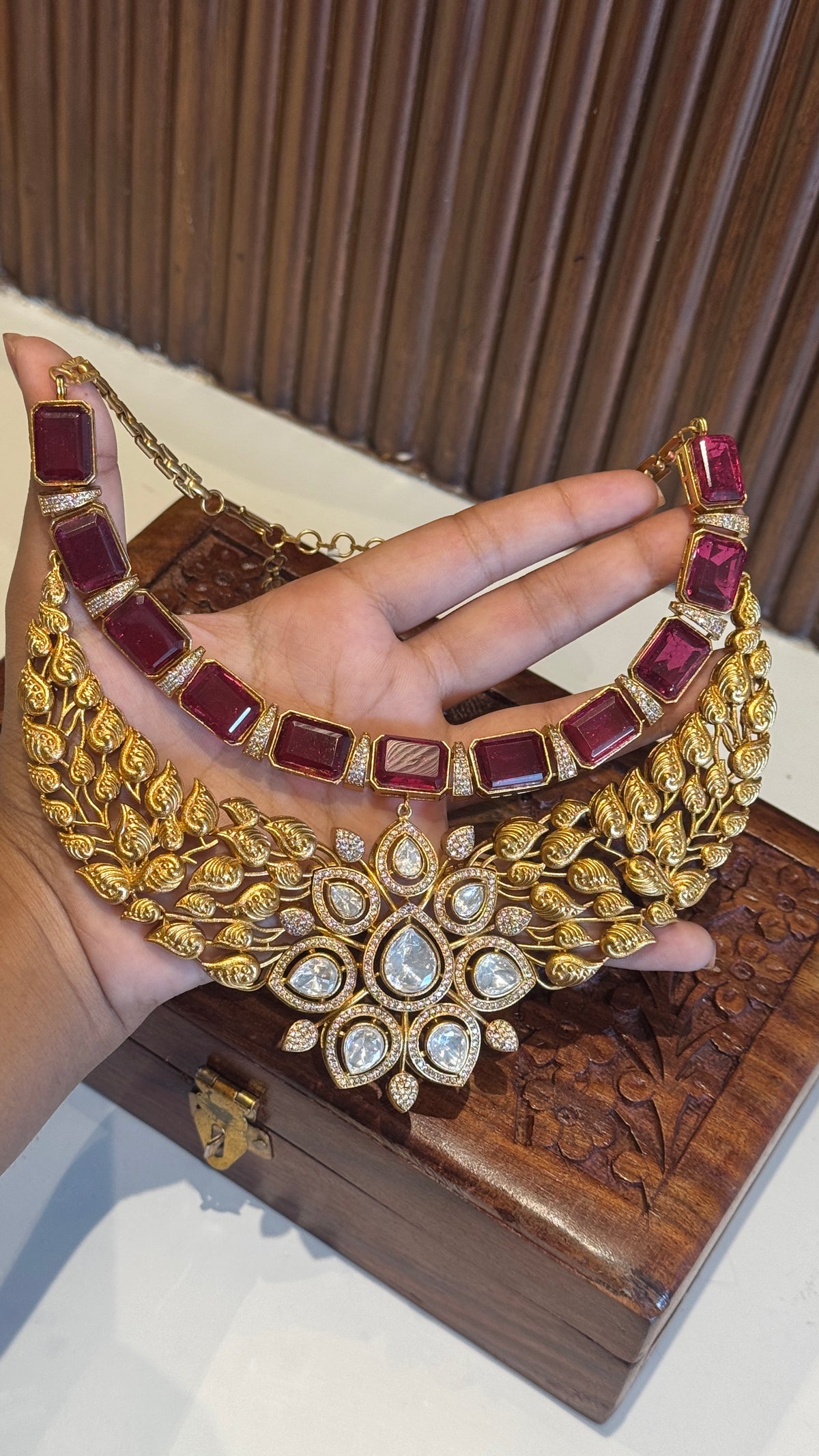Miraya Gold Necklace Set
