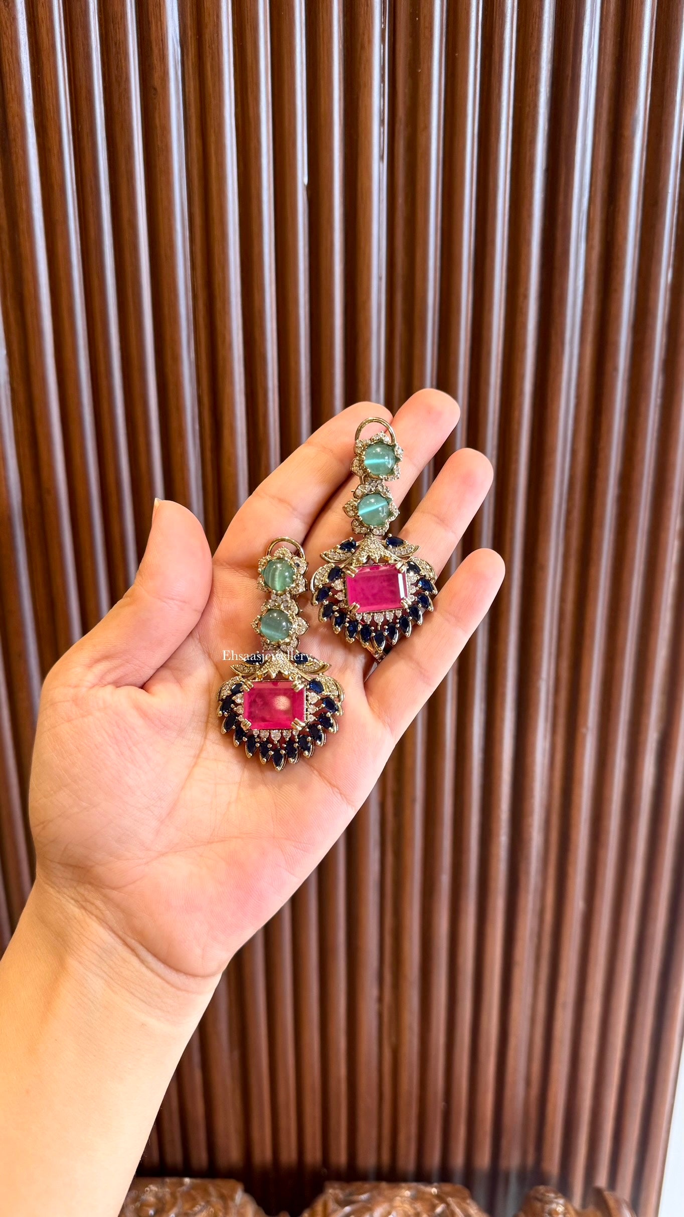Hayat Necklace With Earrings
