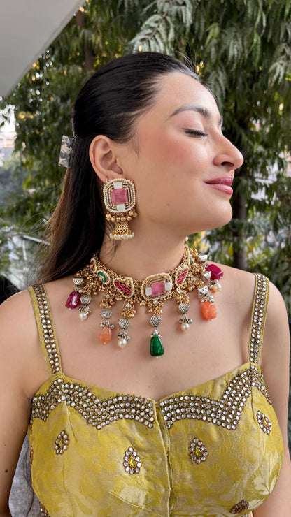 Ruhaniyat Necklace with Earrings