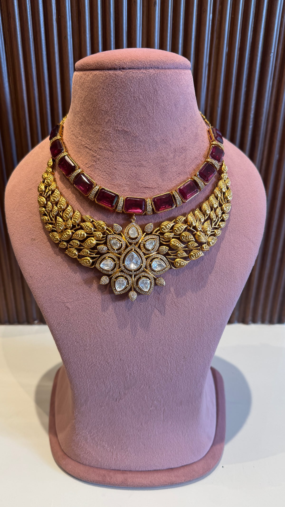 Miraya Gold Necklace Set