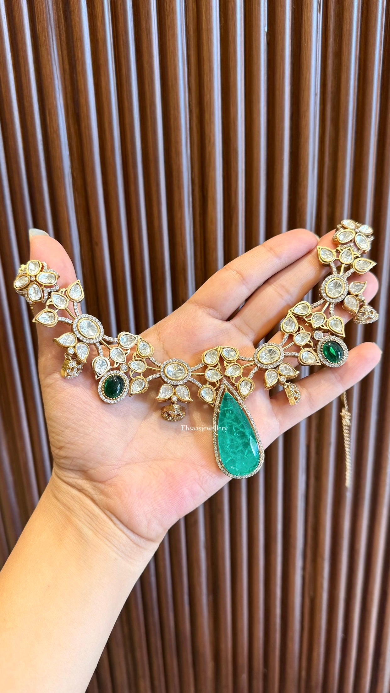 Arsheen Emerald Necklace with Earrings