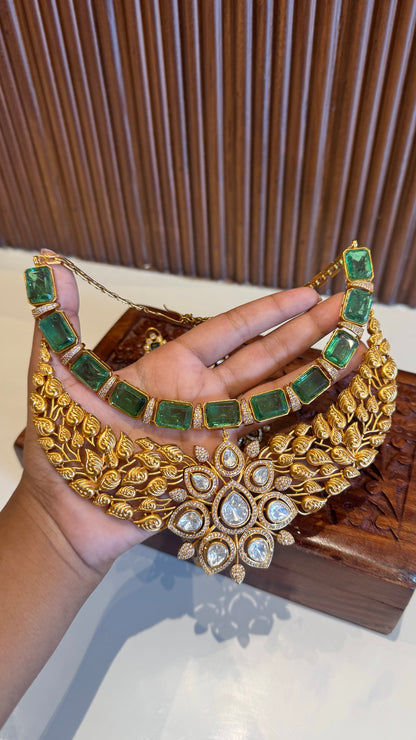 Miraya Gold Necklace Set