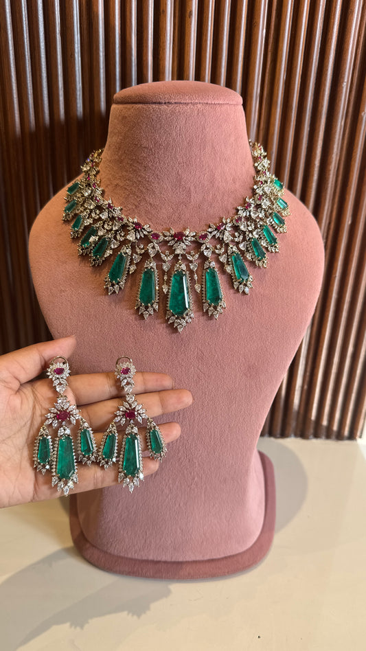 Hazel Emerald Necklace Set