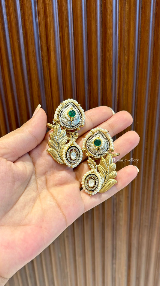 Zeenat Kaanphool Earrings