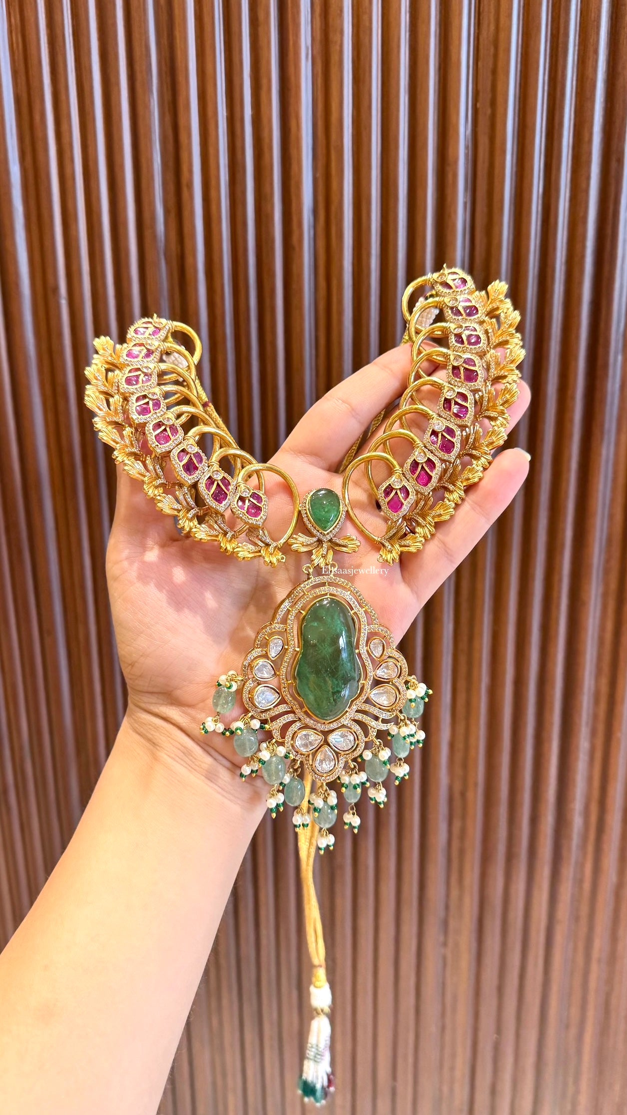 Avantika Necklace with Earrings