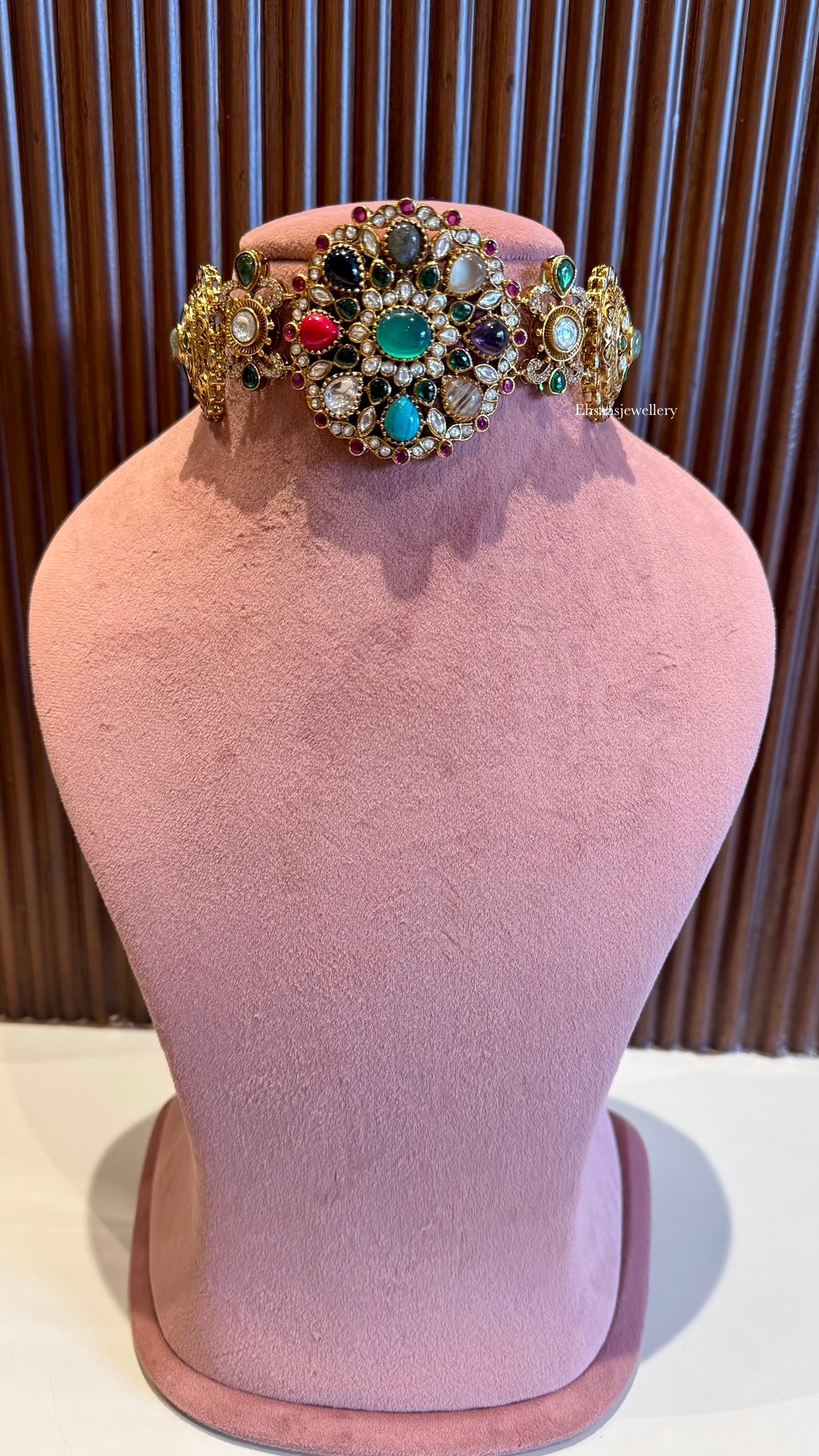 Mannat Zameston Necklace Set