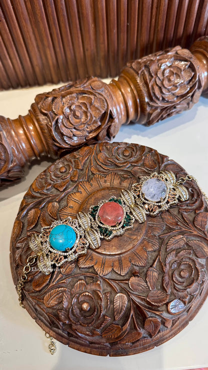 Aneesha Necklace With Earrings