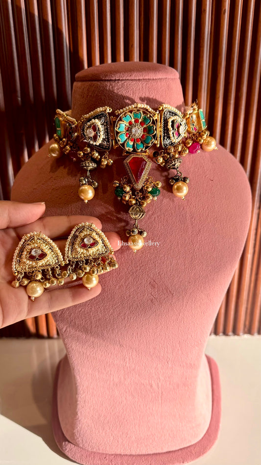 Trishira Choker With Earrings
