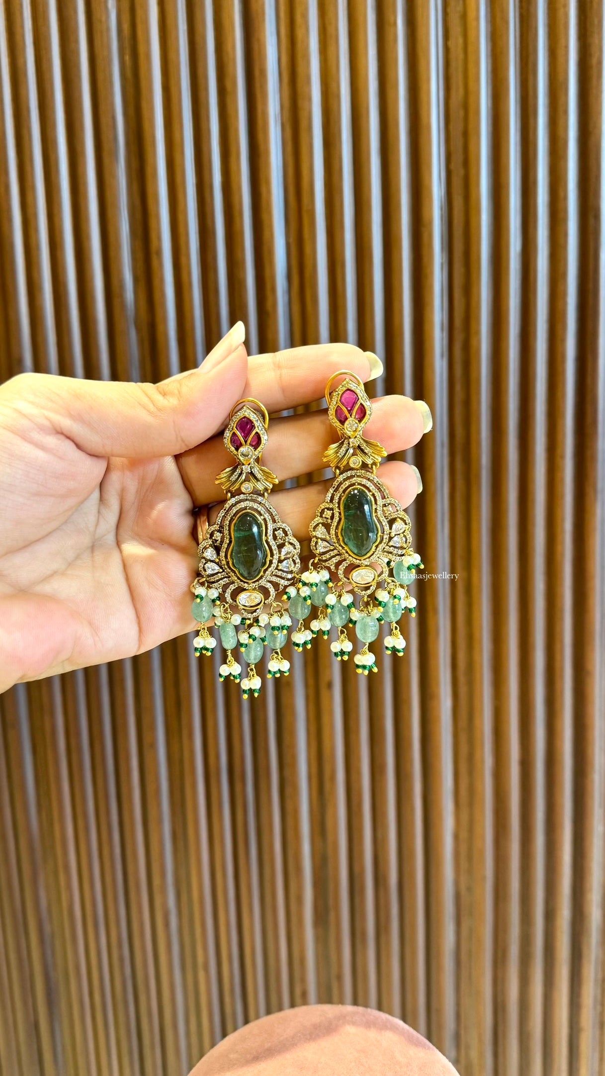 Avantika Necklace with Earrings
