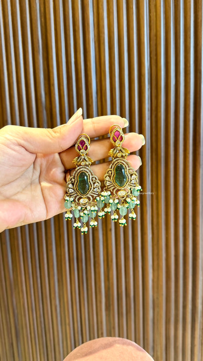 Avantika Necklace with Earrings