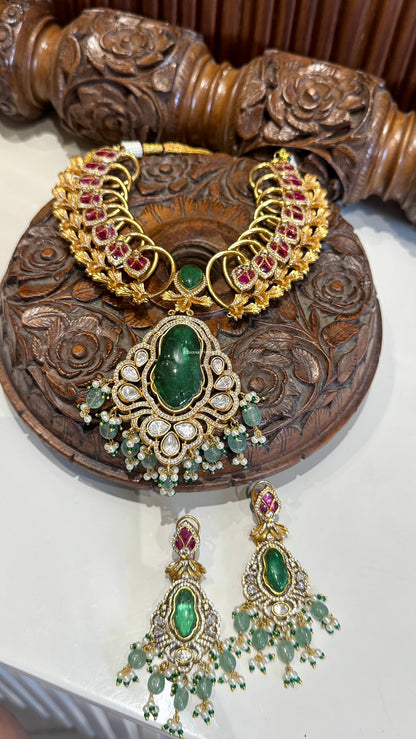 Avantika Necklace with Earrings