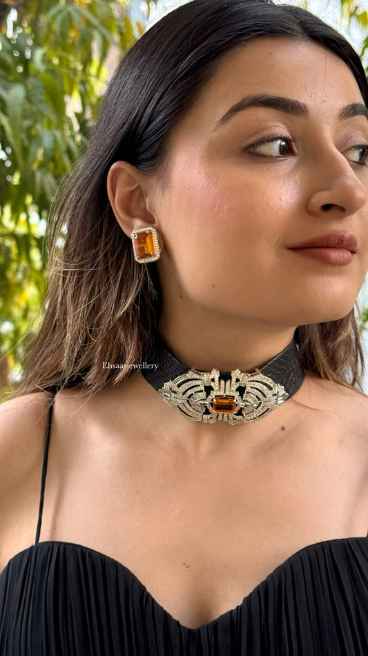 Noira Necklace with Earrings- Champagne
