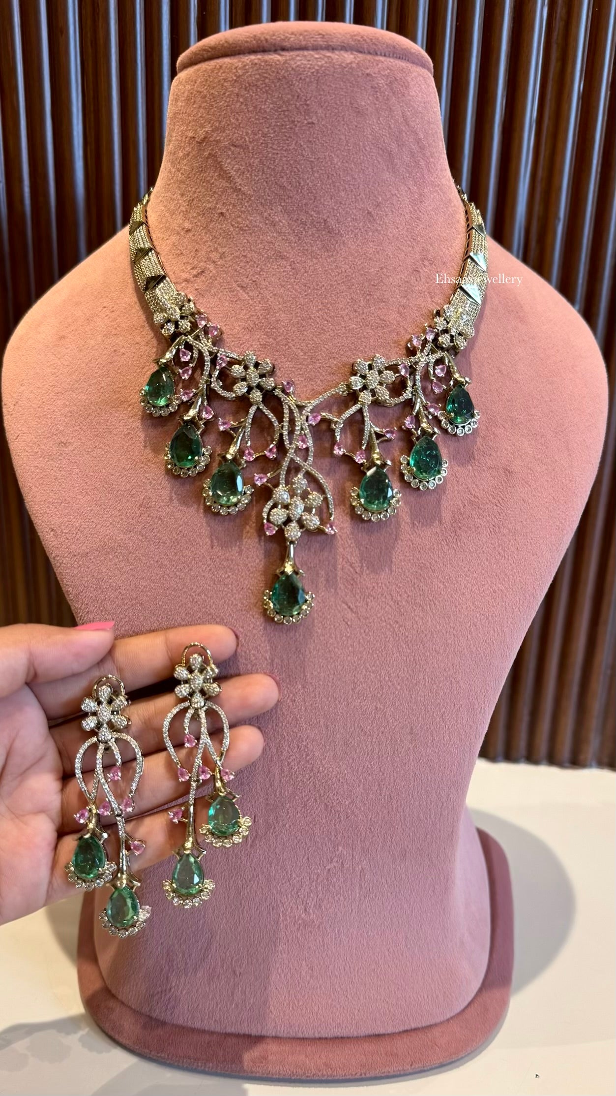 Aasma Diamond Necklace Set