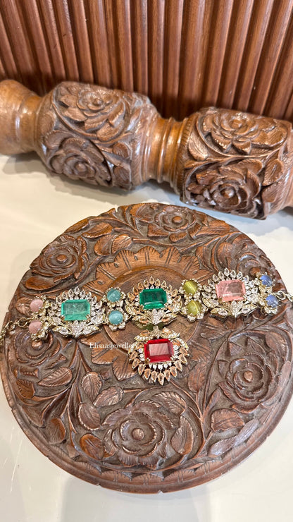Hayat Necklace With Earrings