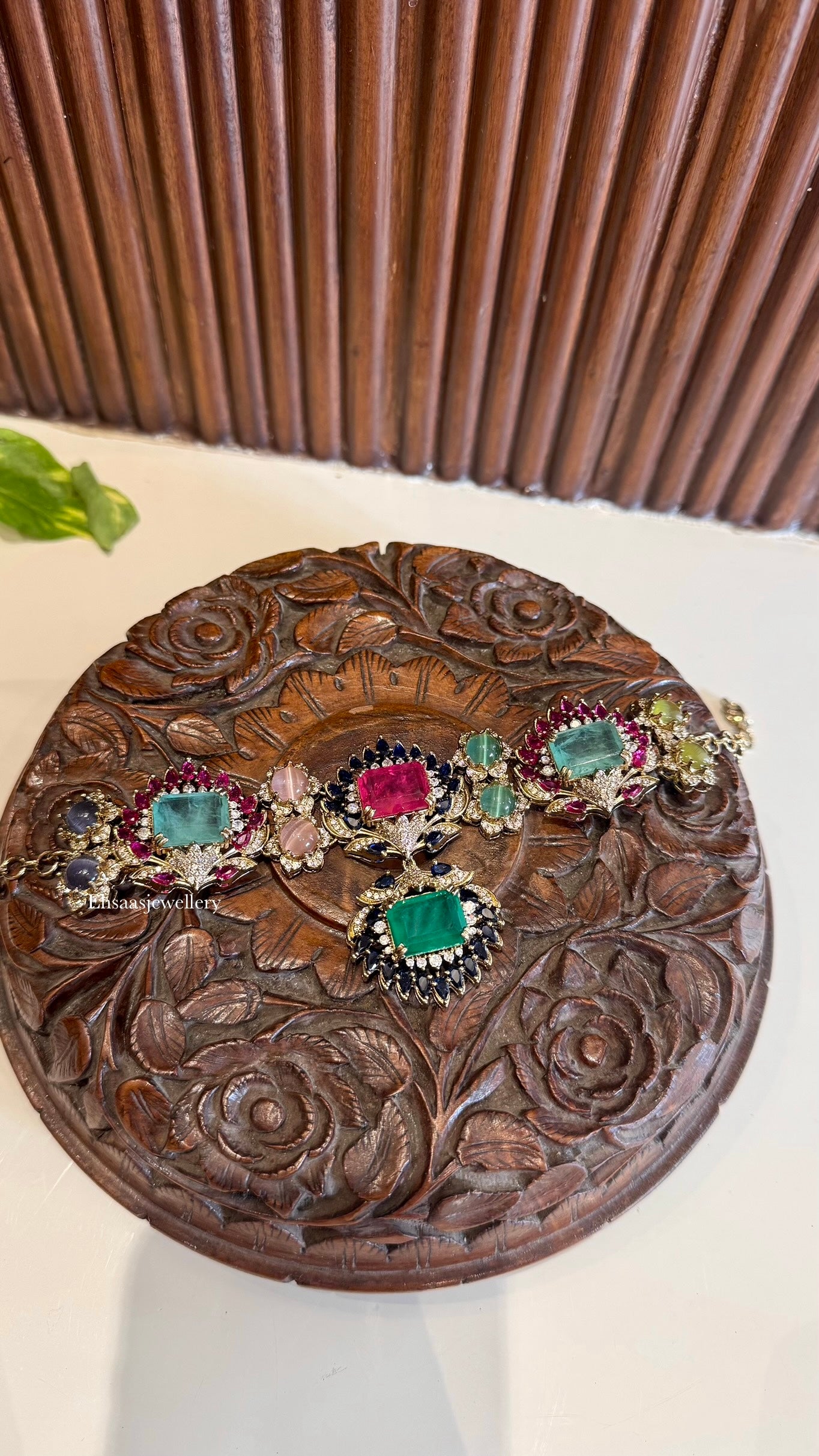 Hayat Necklace With Earrings