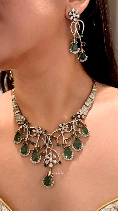 Green Daimond Necklace With Necklace