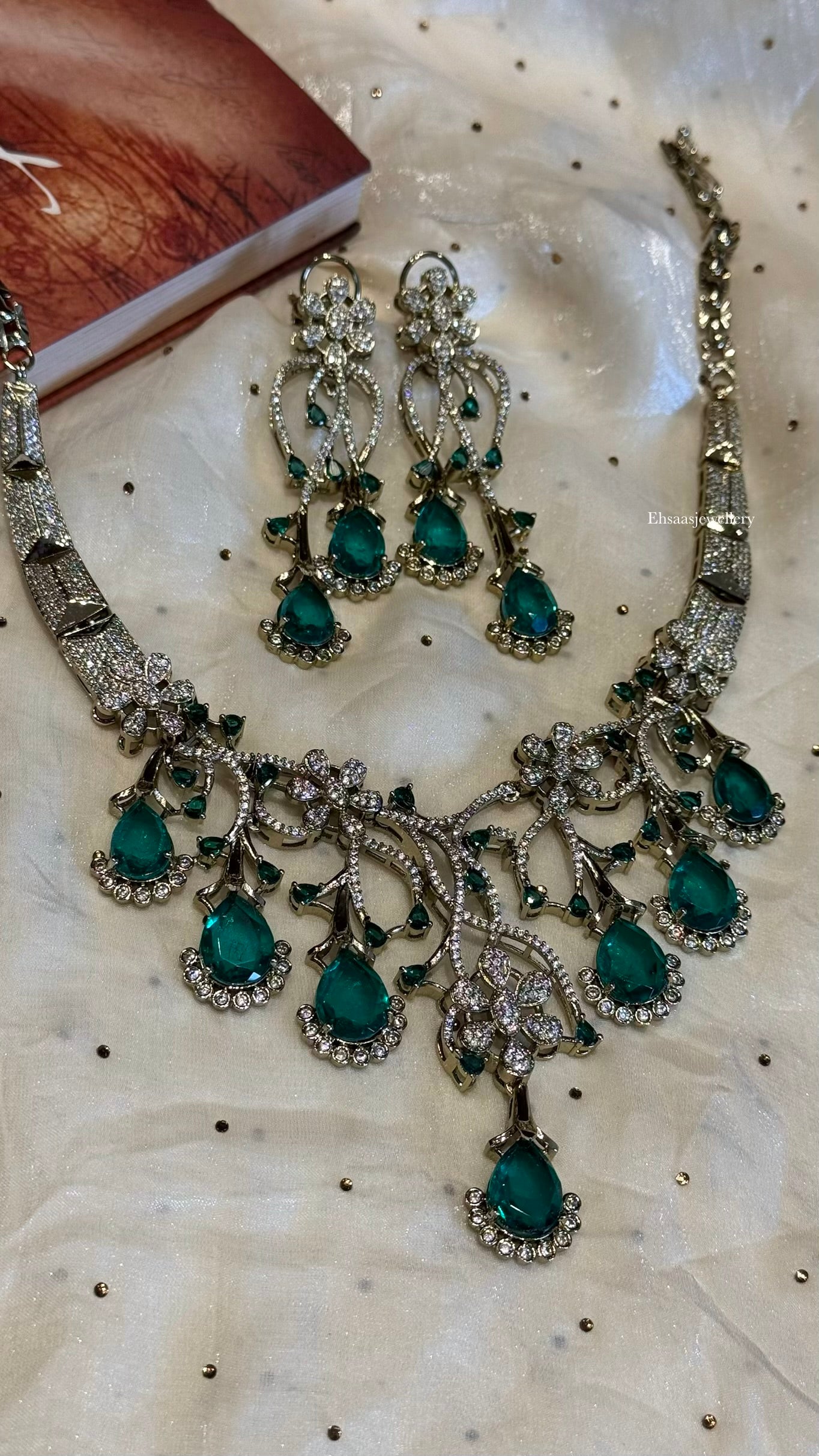 Aasma Diamond Necklace Set