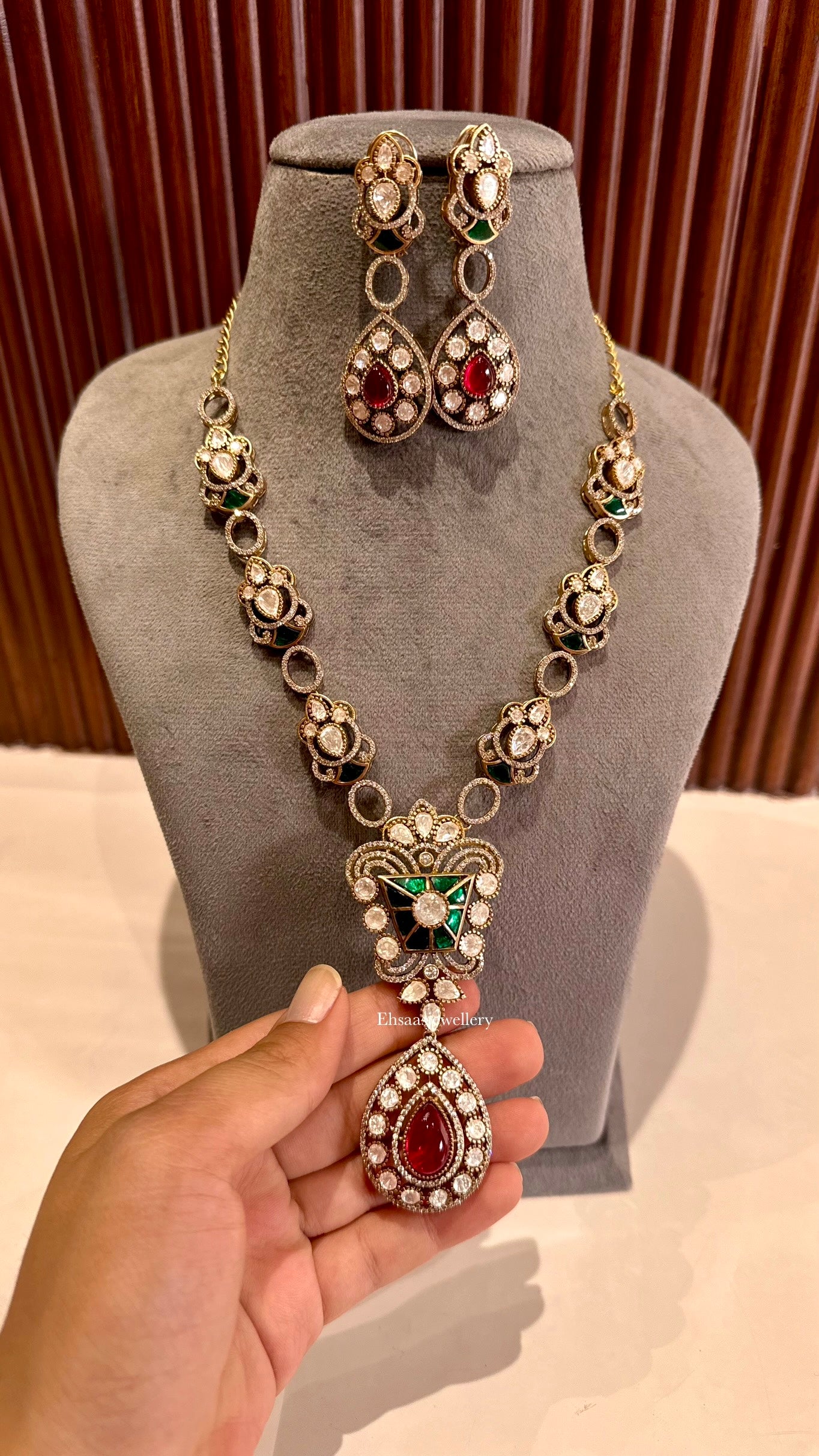 Apoxy Necklace with Earrings