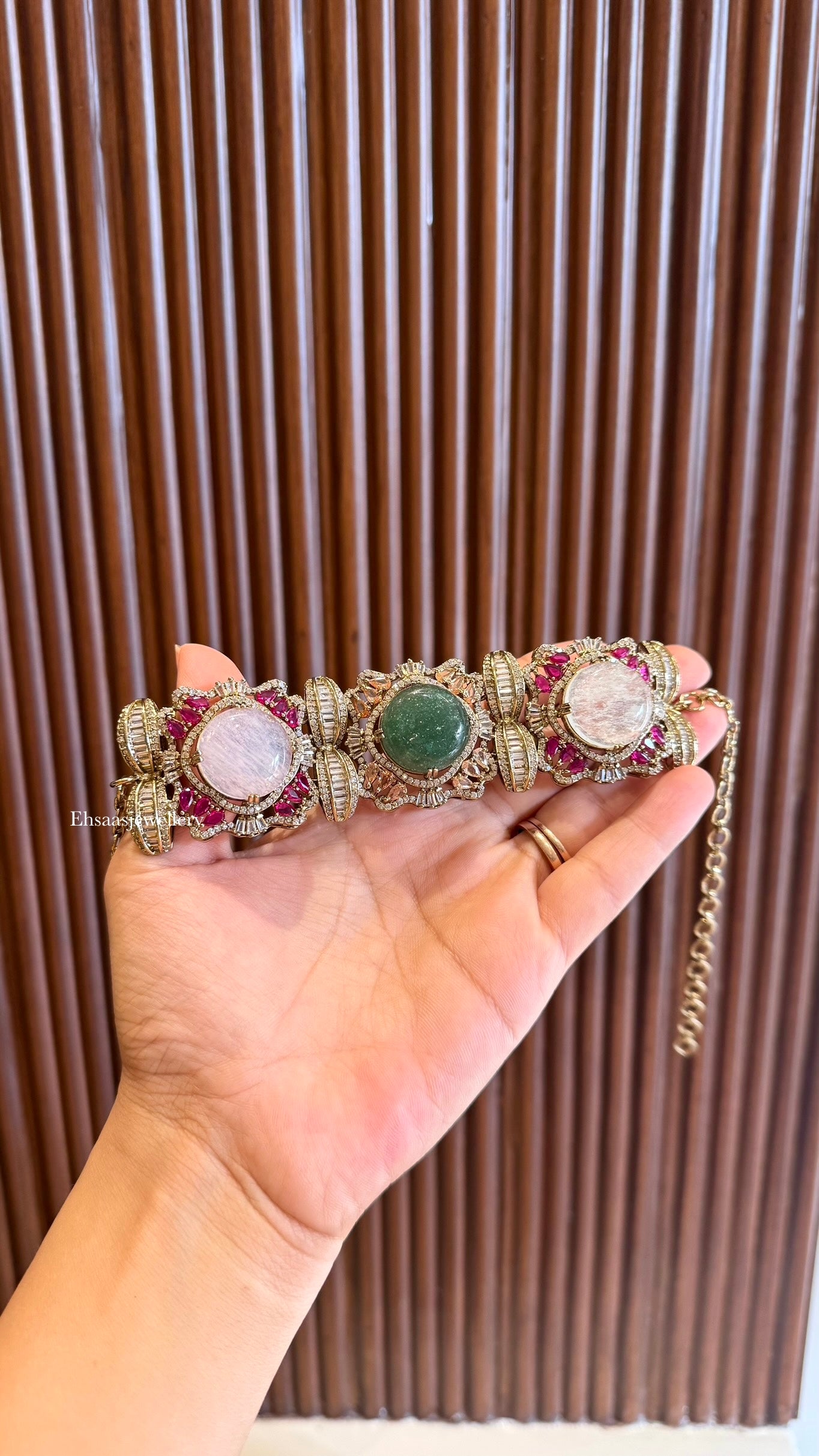 Aneesha Necklace With Earrings