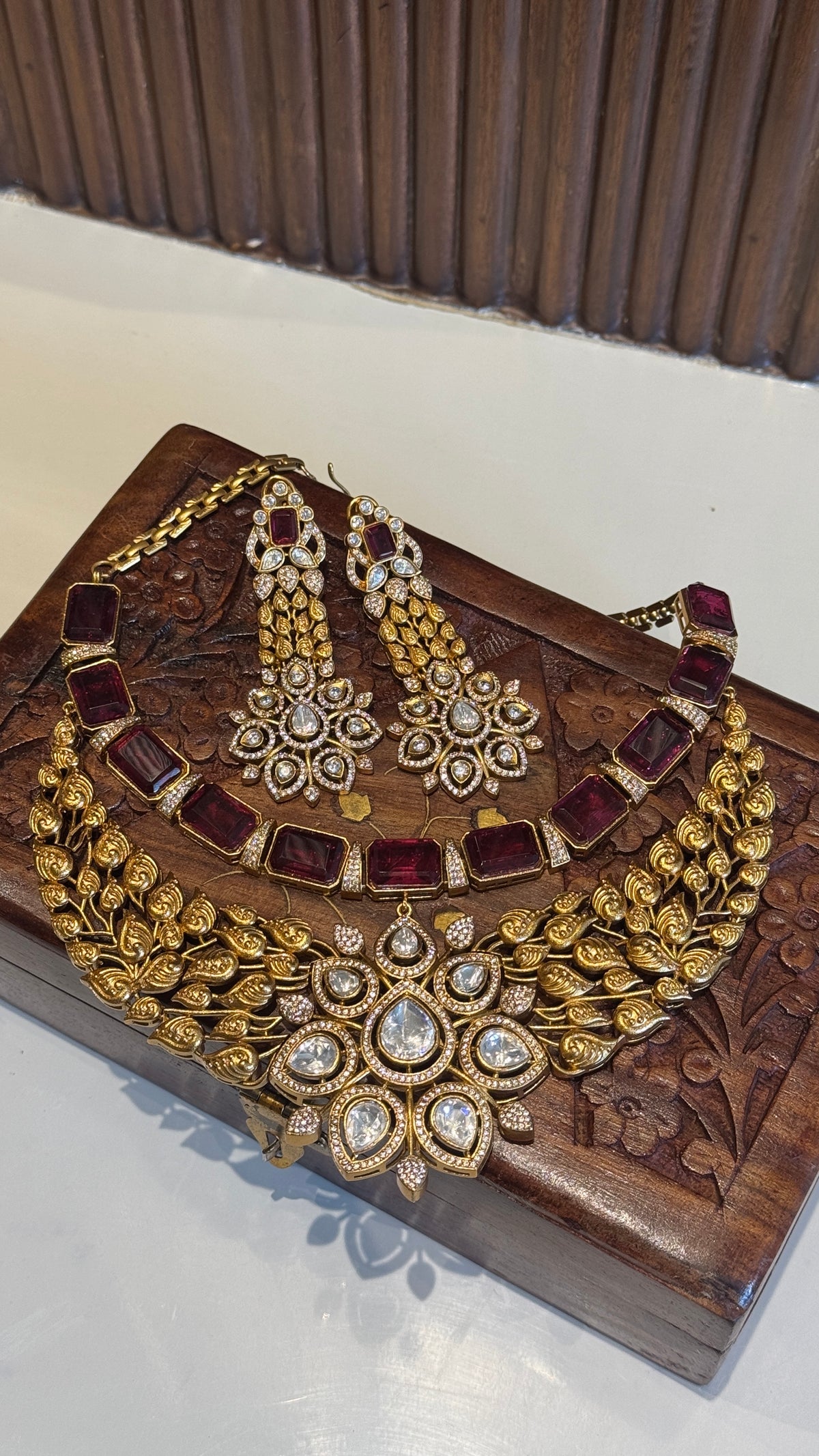 Miraya Gold Necklace Set