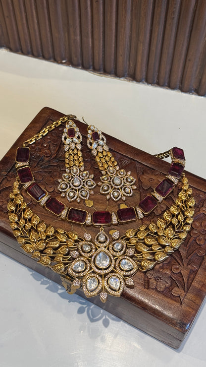 Miraya Gold Necklace Set