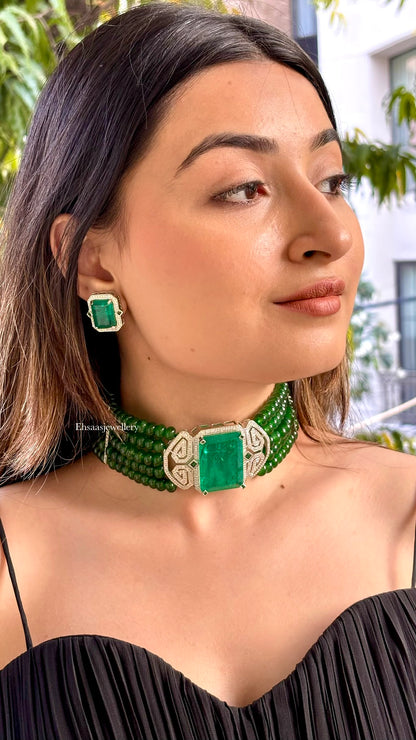 Noorika Necklace with Earrings
