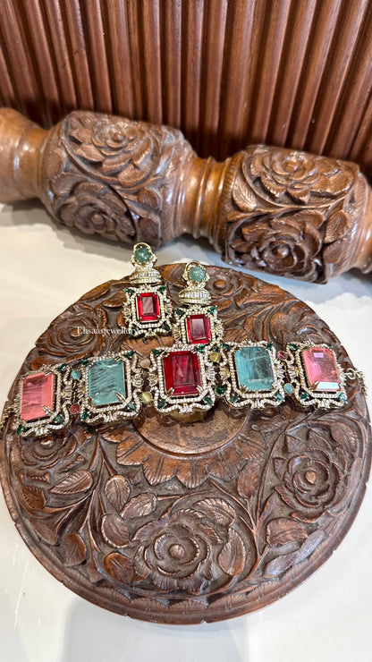 Esra Necklace with Earrings