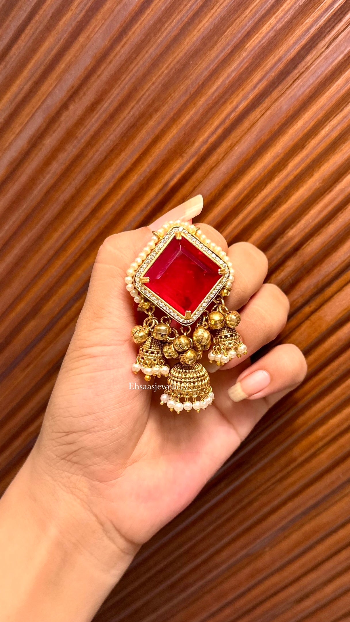 Aratrika Jhumkis