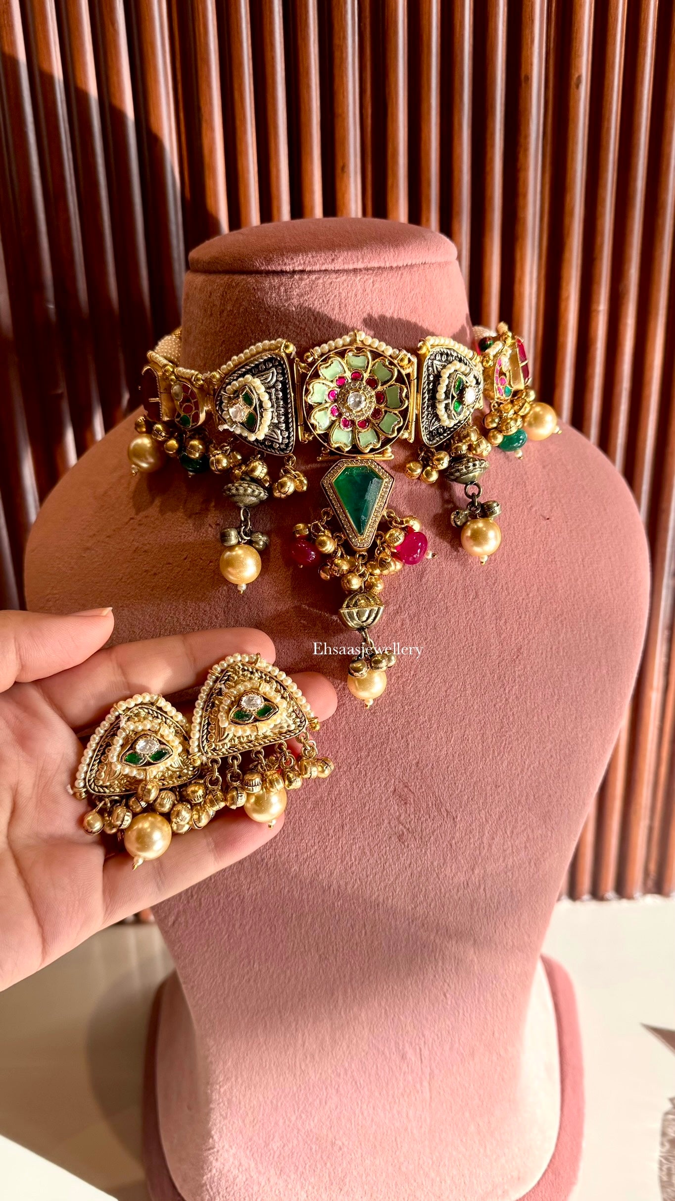 Trishira Choker With Earrings