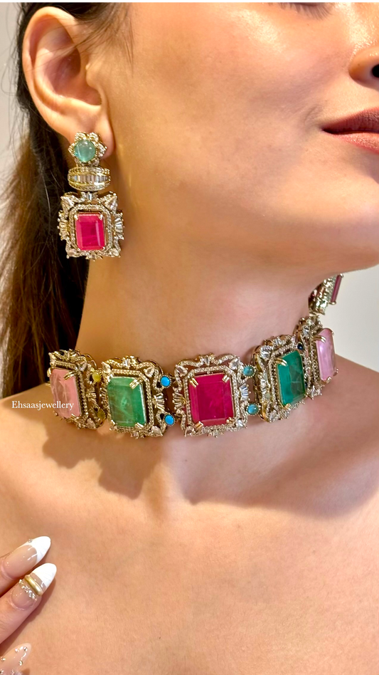 Esra Necklace Set