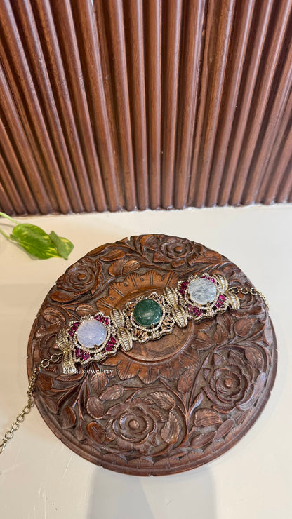 Aneesha Necklace With Earrings
