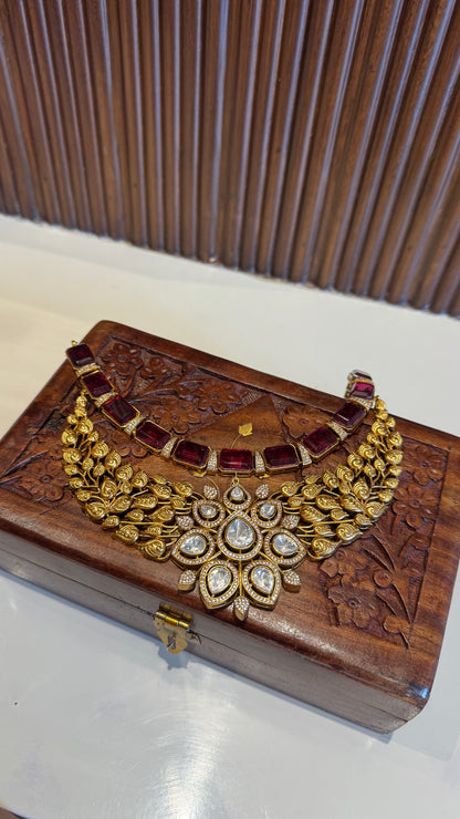 Miraya Gold Necklace Set