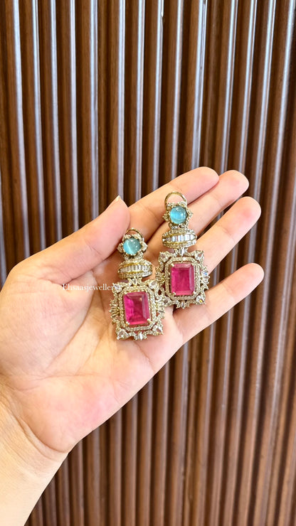 Esra Necklace with Earrings