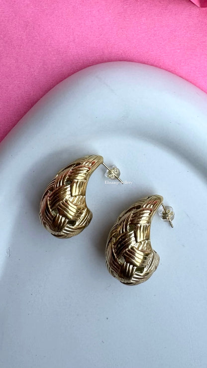 Lavina Studs