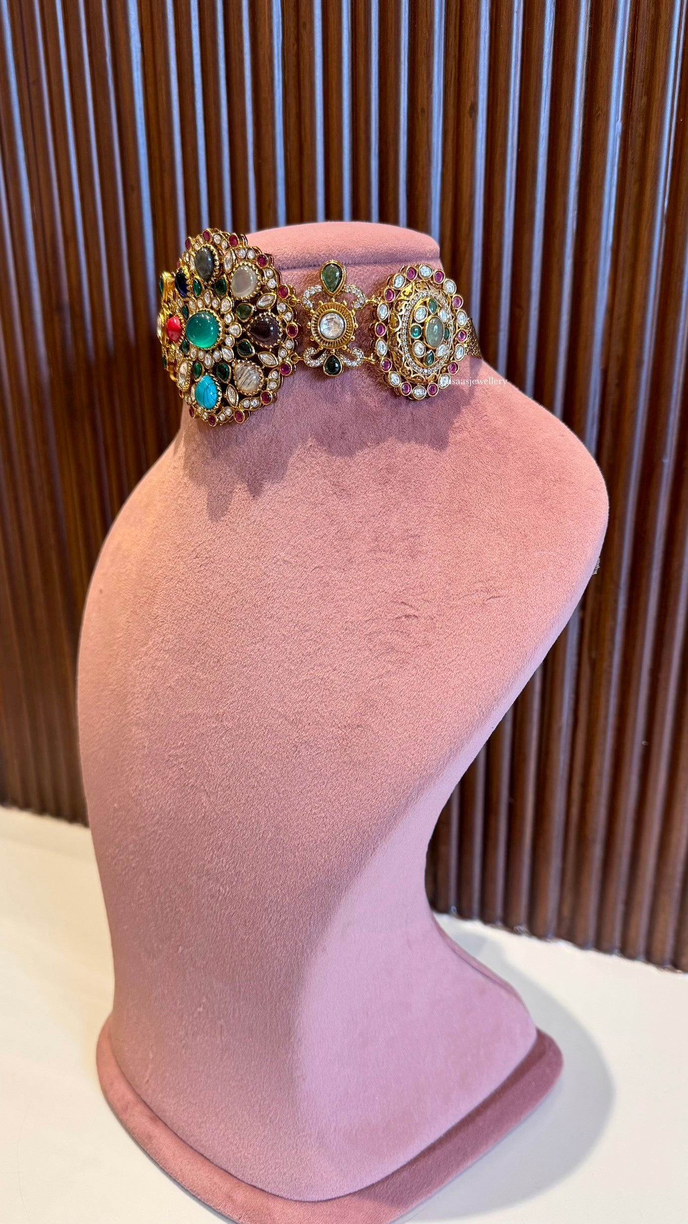 Mannat Zameston Necklace Set